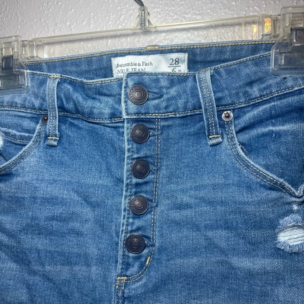Abercrombie & Fitch Jeans Women/Teens Size 6R, Blue Ankle Jean, High Rise